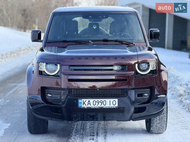 Красный Ленд Ровер Дефендер, объемом двигателя 3 л и пробегом 26 тыс. км за 105000 $, фото 1 на Automoto.ua