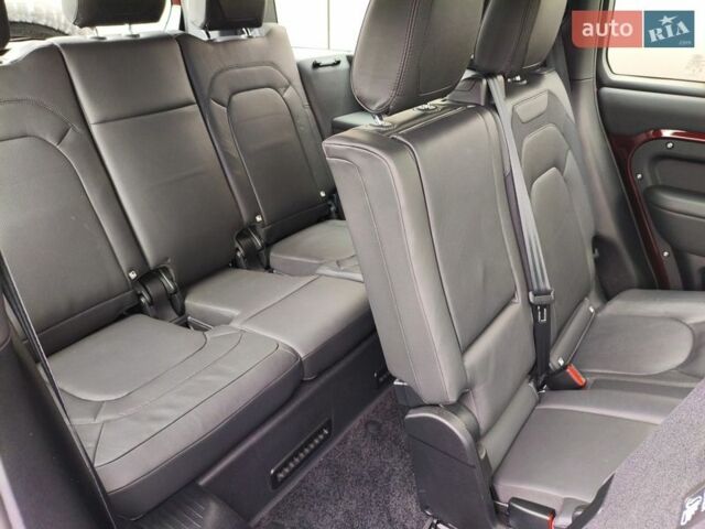 Червоний Ленд Ровер Дефендер, об'ємом двигуна 3 л та пробігом 26 тис. км за 100114 $, фото 51 на Automoto.ua