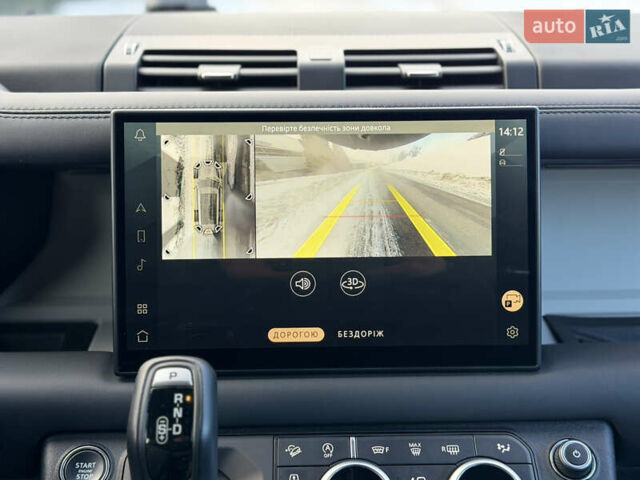 Красный Ленд Ровер Дефендер, объемом двигателя 3 л и пробегом 26 тыс. км за 105000 $, фото 20 на Automoto.ua