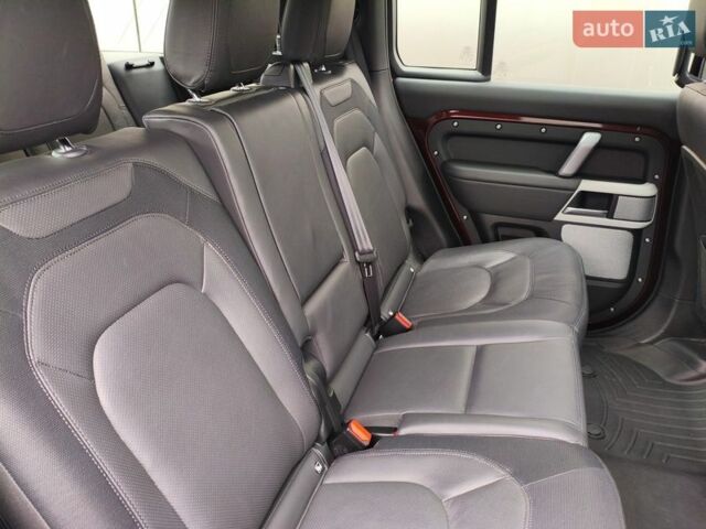 Червоний Ленд Ровер Дефендер, об'ємом двигуна 3 л та пробігом 26 тис. км за 100114 $, фото 48 на Automoto.ua