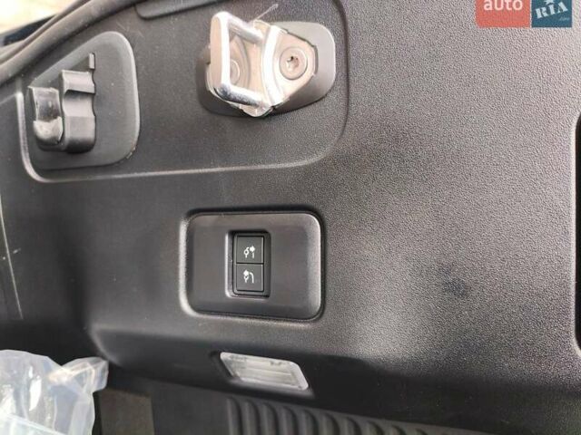 Червоний Ленд Ровер Дефендер, об'ємом двигуна 3 л та пробігом 26 тис. км за 100114 $, фото 54 на Automoto.ua