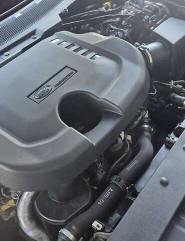 Красный Ленд Ровер Дефендер, объемом двигателя 3 л и пробегом 26 тыс. км за 117000 $, фото 39 на Automoto.ua