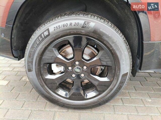 Червоний Ленд Ровер Дефендер, об'ємом двигуна 3 л та пробігом 26 тис. км за 100114 $, фото 64 на Automoto.ua