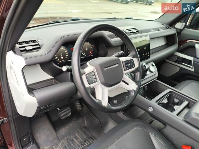 Червоний Ленд Ровер Дефендер, об'ємом двигуна 3 л та пробігом 26 тис. км за 100114 $, фото 60 на Automoto.ua