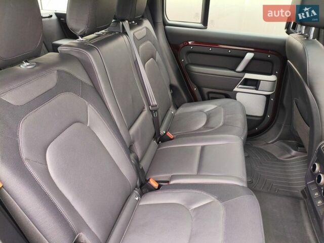 Червоний Ленд Ровер Дефендер, об'ємом двигуна 3 л та пробігом 26 тис. км за 100114 $, фото 49 на Automoto.ua