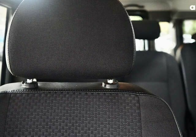 Ленд Ровер Дефендер, объемом двигателя 2.2 л и пробегом 98 тыс. км за 76000 $, фото 20 на Automoto.ua