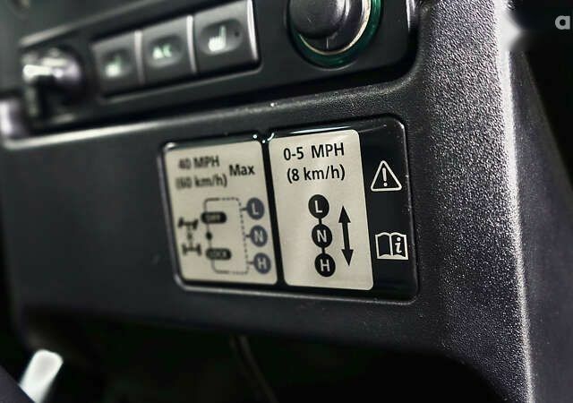 Ленд Ровер Дефендер, объемом двигателя 2.2 л и пробегом 98 тыс. км за 76000 $, фото 19 на Automoto.ua