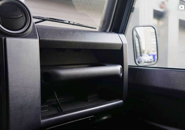 Ленд Ровер Дефендер, объемом двигателя 2.2 л и пробегом 98 тыс. км за 87000 $, фото 23 на Automoto.ua