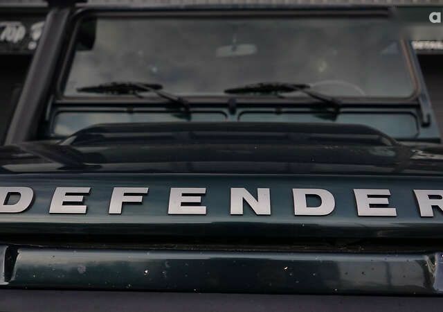 Ленд Ровер Дефендер, объемом двигателя 2.2 л и пробегом 98 тыс. км за 87000 $, фото 6 на Automoto.ua