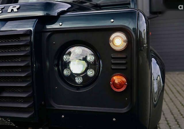 Ленд Ровер Дефендер, объемом двигателя 2.2 л и пробегом 98 тыс. км за 87000 $, фото 10 на Automoto.ua