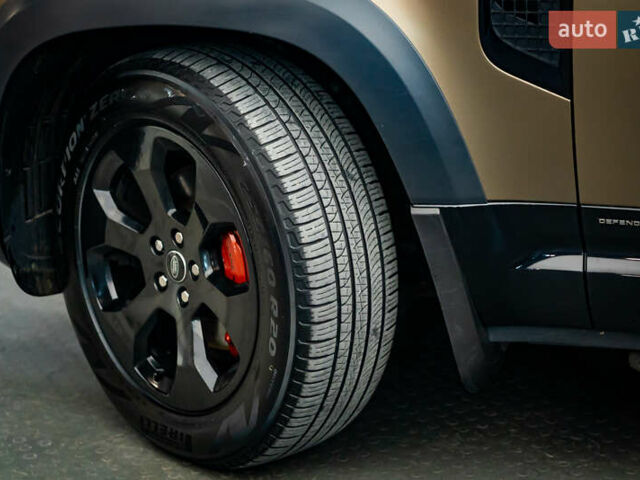 Ленд Ровер Дефендер, об'ємом двигуна 3 л та пробігом 112 тис. км за 64665 $, фото 8 на Automoto.ua