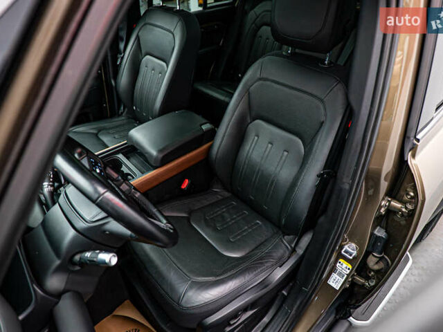 Ленд Ровер Дефендер, об'ємом двигуна 3 л та пробігом 112 тис. км за 64665 $, фото 9 на Automoto.ua