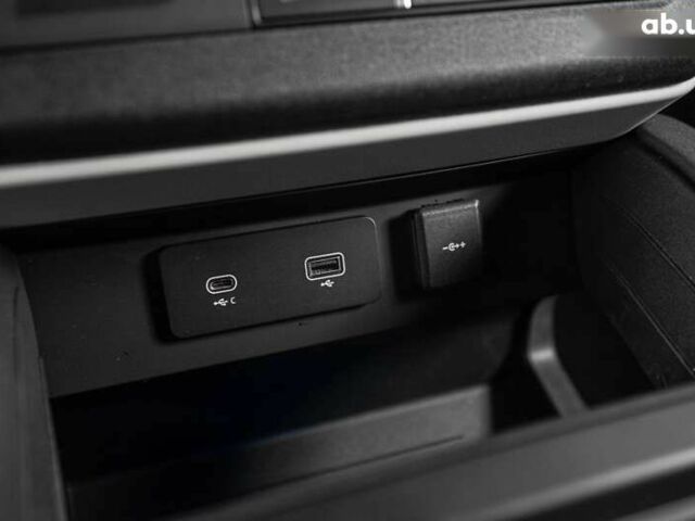 Ленд Ровер Дефендер, объемом двигателя 3 л и пробегом 36 тыс. км за 85900 $, фото 14 на Automoto.ua