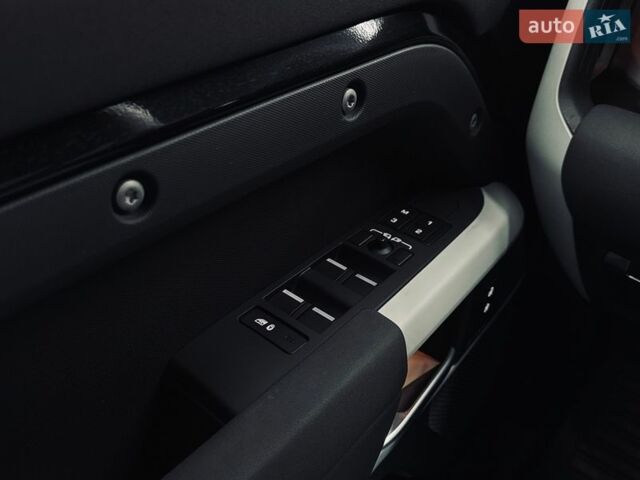 Ленд Ровер Дефендер, объемом двигателя 3 л и пробегом 80 тыс. км за 79500 $, фото 23 на Automoto.ua