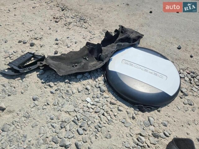 Ленд Ровер Дефендер, объемом двигателя 2 л и пробегом 85 тыс. км за 23500 $, фото 12 на Automoto.ua