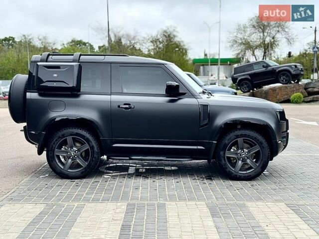 Ленд Ровер Дефендер, объемом двигателя 3 л и пробегом 21 тыс. км за 96000 $, фото 3 на Automoto.ua