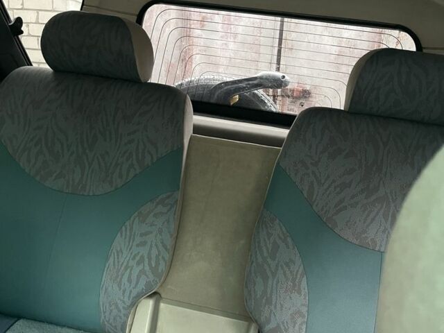 Сірий Ленд Ровер Дефендер, об'ємом двигуна 0 л та пробігом 375 тис. км за 2500 $, фото 8 на Automoto.ua