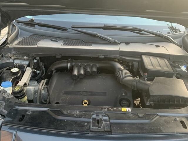 Сірий Ленд Ровер Дефендер, об'ємом двигуна 2.2 л та пробігом 300 тис. км за 10300 $, фото 6 на Automoto.ua