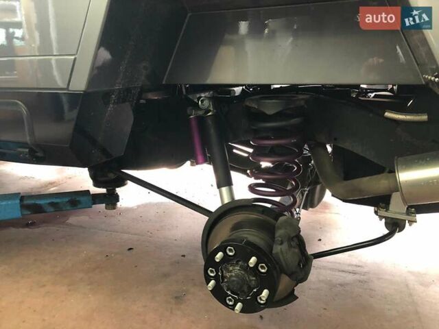 Сірий Ленд Ровер Дефендер, об'ємом двигуна 2.2 л та пробігом 80 тис. км за 99000 $, фото 11 на Automoto.ua