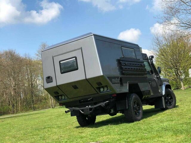 Серый Ленд Ровер Дефендер, объемом двигателя 2.2 л и пробегом 80 тыс. км за 110000 $, фото 1 на Automoto.ua