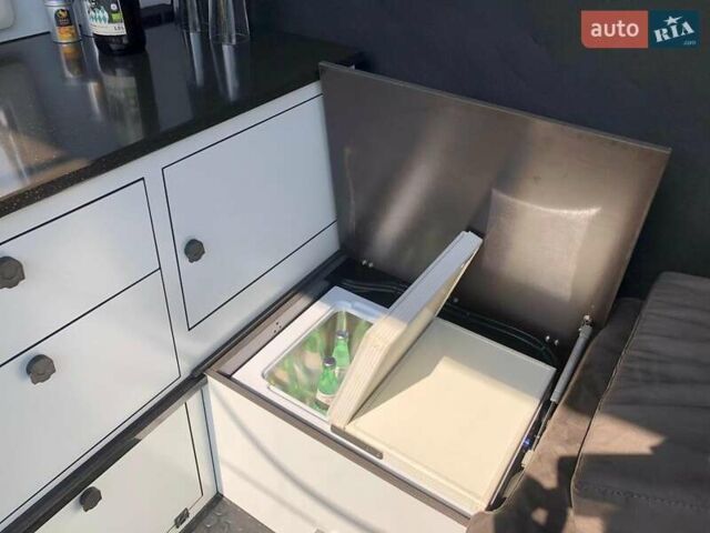 Сірий Ленд Ровер Дефендер, об'ємом двигуна 2.2 л та пробігом 80 тис. км за 99000 $, фото 9 на Automoto.ua