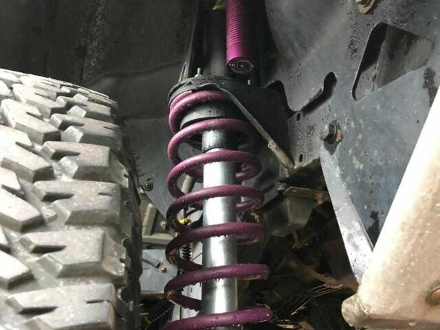 Серый Ленд Ровер Дефендер, объемом двигателя 2.2 л и пробегом 80 тыс. км за 110000 $, фото 13 на Automoto.ua