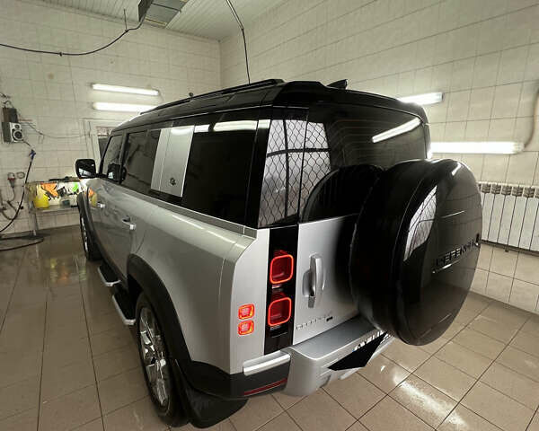 Серый Ленд Ровер Дефендер, объемом двигателя 2 л и пробегом 91 тыс. км за 60000 $, фото 4 на Automoto.ua