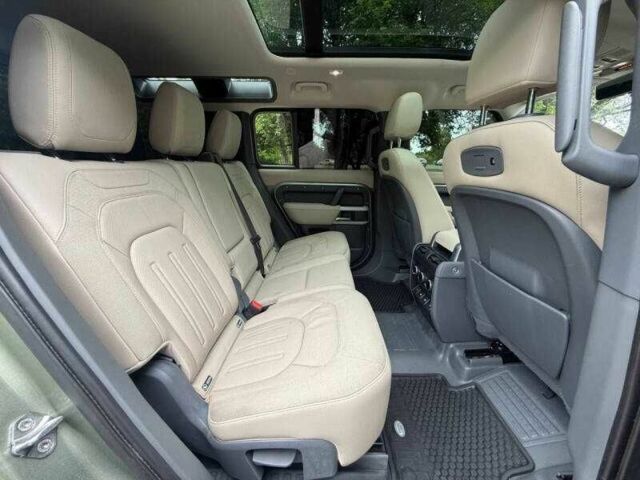 Серый Ленд Ровер Дефендер, объемом двигателя 3 л и пробегом 34 тыс. км за 31800 $, фото 14 на Automoto.ua