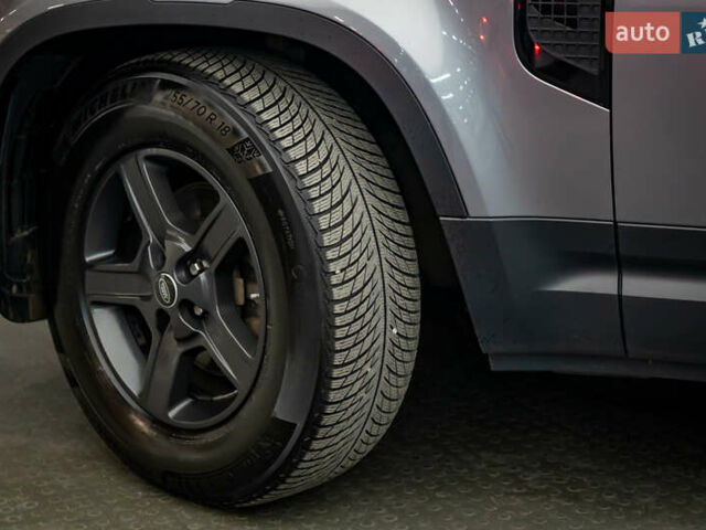 Серый Ленд Ровер Дефендер, объемом двигателя 2 л и пробегом 71 тыс. км за 55516 $, фото 7 на Automoto.ua