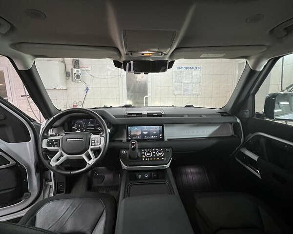 Серый Ленд Ровер Дефендер, объемом двигателя 2 л и пробегом 91 тыс. км за 60000 $, фото 18 на Automoto.ua