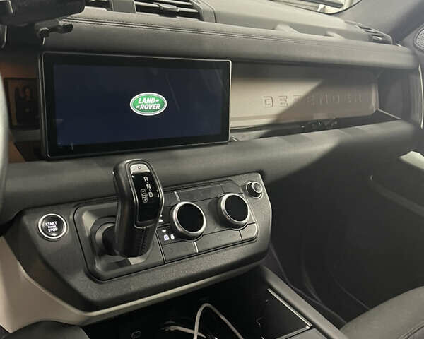 Сірий Ленд Ровер Дефендер, об'ємом двигуна 3 л та пробігом 221 тис. км за 56000 $, фото 11 на Automoto.ua