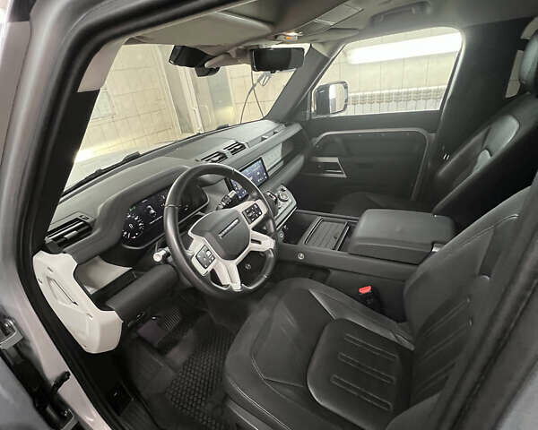 Серый Ленд Ровер Дефендер, объемом двигателя 2 л и пробегом 91 тыс. км за 60000 $, фото 21 на Automoto.ua