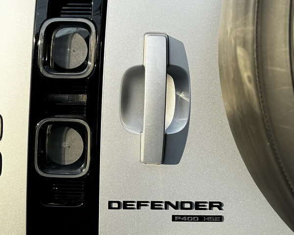 Сірий Ленд Ровер Дефендер, об'ємом двигуна 3 л та пробігом 91 тис. км за 70000 $, фото 14 на Automoto.ua