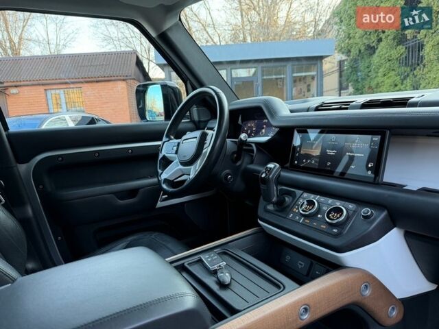 Сірий Ленд Ровер Дефендер, об'ємом двигуна 3 л та пробігом 97 тис. км за 69999 $, фото 18 на Automoto.ua