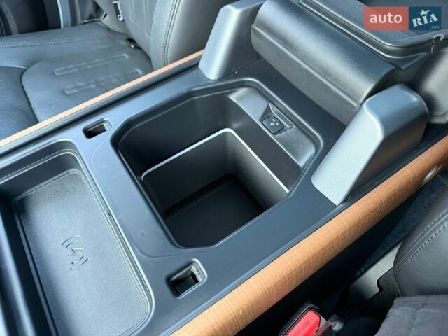 Сірий Ленд Ровер Дефендер, об'ємом двигуна 3 л та пробігом 97 тис. км за 69999 $, фото 23 на Automoto.ua