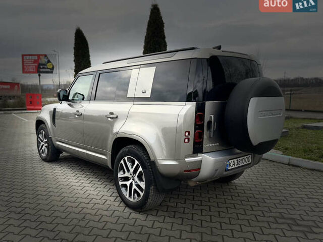 Серый Ленд Ровер Дефендер, объемом двигателя 3 л и пробегом 118 тыс. км за 67000 $, фото 2 на Automoto.ua