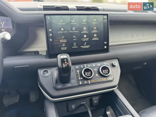 Серый Ленд Ровер Дефендер, объемом двигателя 3 л и пробегом 118 тыс. км за 67000 $, фото 6 на Automoto.ua