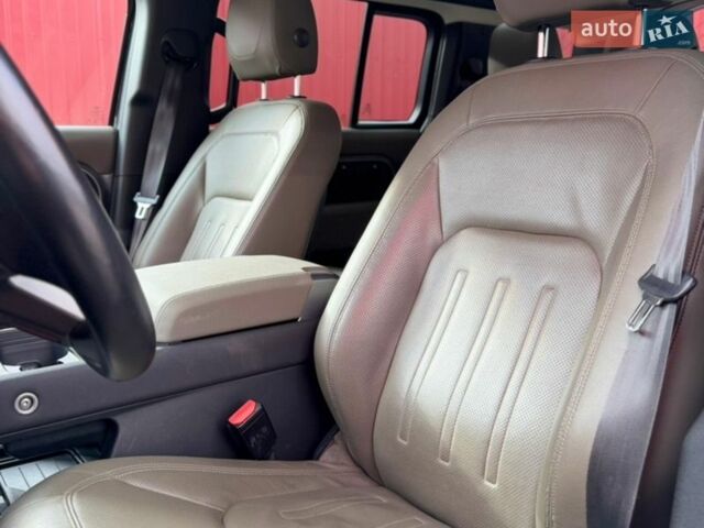 Сірий Ленд Ровер Дефендер, об'ємом двигуна 3 л та пробігом 127 тис. км за 60900 $, фото 11 на Automoto.ua