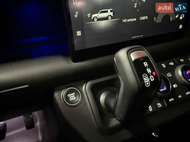 Серый Ленд Ровер Дефендер, объемом двигателя 5 л и пробегом 10 тыс. км за 147500 $, фото 69 на Automoto.ua