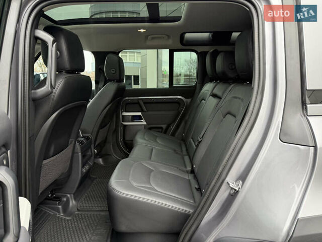 Серый Ленд Ровер Дефендер, объемом двигателя 3 л и пробегом 82 тыс. км за 92000 $, фото 25 на Automoto.ua