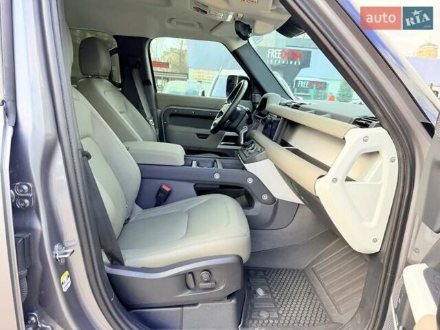 Серый Ленд Ровер Дефендер, объемом двигателя 3 л и пробегом 30 тыс. км за 81999 $, фото 15 на Automoto.ua