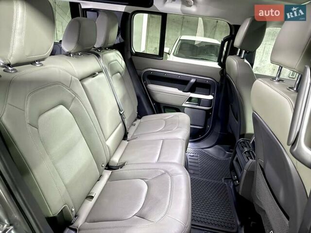 Серый Ленд Ровер Дефендер, объемом двигателя 3 л и пробегом 26 тыс. км за 88000 $, фото 32 на Automoto.ua