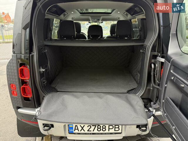 Серый Ленд Ровер Дефендер, объемом двигателя 3 л и пробегом 82 тыс. км за 92000 $, фото 27 на Automoto.ua