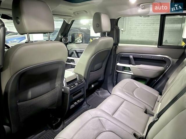 Серый Ленд Ровер Дефендер, объемом двигателя 3 л и пробегом 26 тыс. км за 88000 $, фото 27 на Automoto.ua