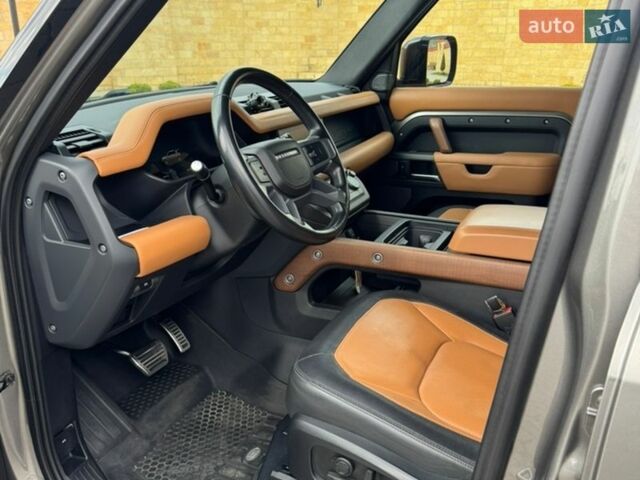 Сірий Ленд Ровер Дефендер, об'ємом двигуна 3 л та пробігом 89 тис. км за 78000 $, фото 13 на Automoto.ua