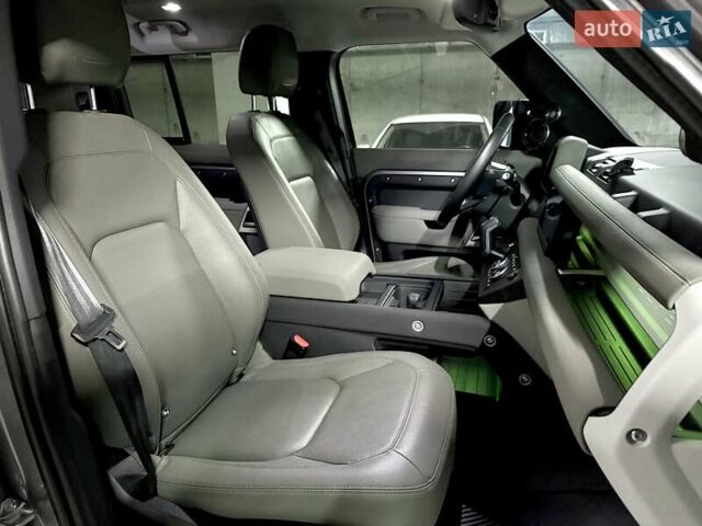 Серый Ленд Ровер Дефендер, объемом двигателя 3 л и пробегом 26 тыс. км за 88000 $, фото 35 на Automoto.ua