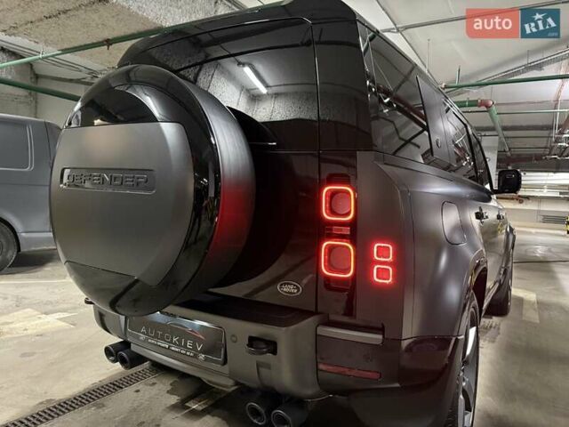 Серый Ленд Ровер Дефендер, объемом двигателя 5 л и пробегом 10 тыс. км за 147500 $, фото 13 на Automoto.ua