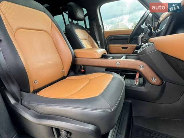 Сірий Ленд Ровер Дефендер, об'ємом двигуна 3 л та пробігом 89 тис. км за 78000 $, фото 30 на Automoto.ua