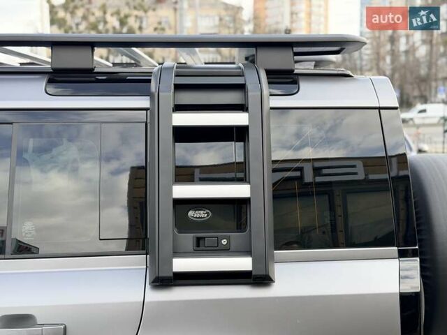 Серый Ленд Ровер Дефендер, объемом двигателя 3 л и пробегом 30 тыс. км за 81999 $, фото 12 на Automoto.ua