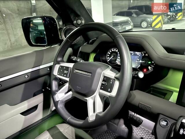 Серый Ленд Ровер Дефендер, объемом двигателя 3 л и пробегом 26 тыс. км за 84000 $, фото 41 на Automoto.ua